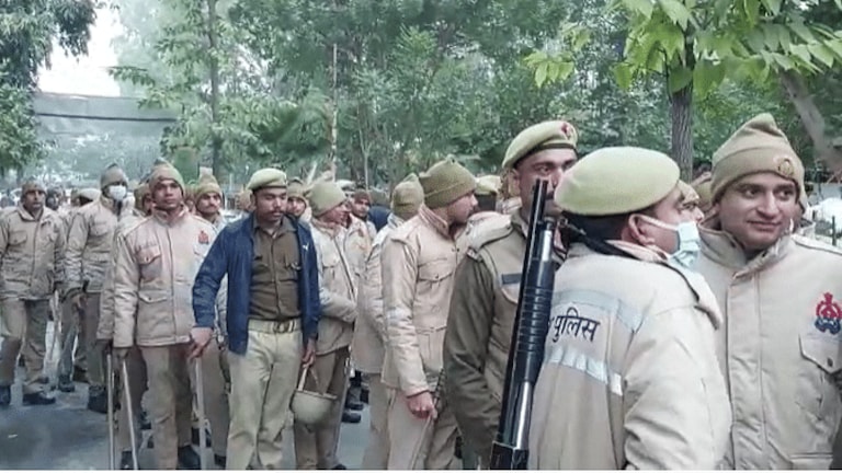 गाजियाबाद: RSS और RLD कार्यकर्ताओं में बवाल, संचलन के दौरान स्कूटी निकालने को लेकर मारपीट UP Tak