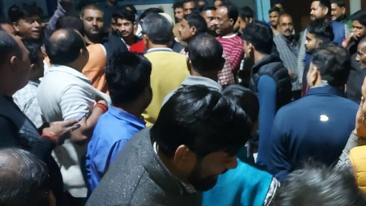 लखीमपुर खीरी: BJP MLA को पहचान नहीं पाया दुकानदार और दे दी गाली? फिर हुआ ये हाल, देखें UP Tak