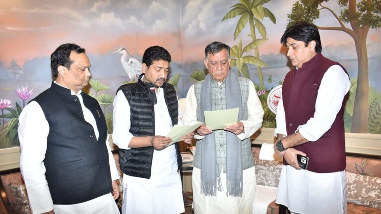 जेल से छूटे सपा विधायक नाहिद हसन को दिलाई गई विधानसभा सदस्यता की शपथ UP Tak