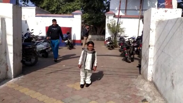 ‘मेरी शादी कराई जाए, लड़की नहीं मिल रही, क्योंकि…’, इस युवक ने CM योगी से लगाई गुहार UP Tak