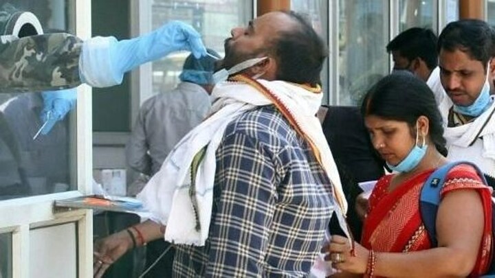 गौतम बुद्ध नगर: पिछले 24 घंटे में 100 से अधिक लोगों की कोरोना टेस्ट रिपोर्ट पॉजिटिव UP Tak