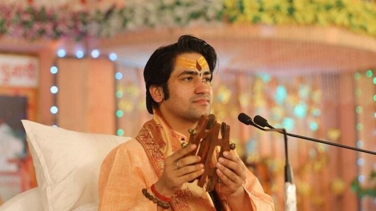 प्रयागराज में आज ‘दरबार’ लगाएंगे बागेश्वर धाम के धीरेंद्र शास्त्री, ये है उनका कार्यक्रम UP Tak