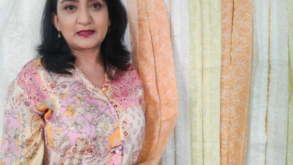 इन्वेस्टर्स समिट में दिखेगा चिकन कारीगरों का हुनर, कड़ी मेहनत से तैयार किए जा रहे अंगवस्त्र UP Tak