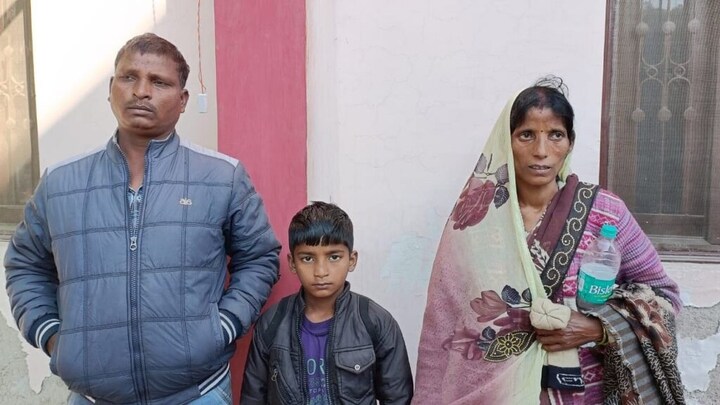 आगरा: पिता-पुत्र ने किया 9 साल के बच्चे को अगवा, बचाने आई बहन के हाथ में मारी कुल्हाड़ी UP Tak