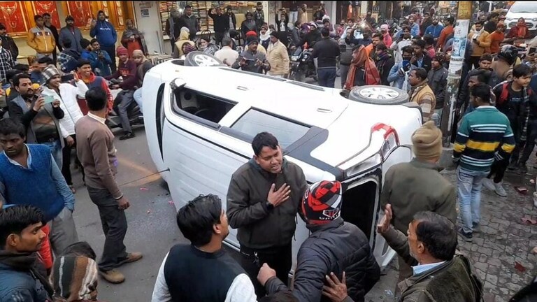 हरदोई में दिल्ली जैसी घटना, छात्र को कार ने पहले टक्कर मारी, फिर एक किमी तक घसीटा UP Tak