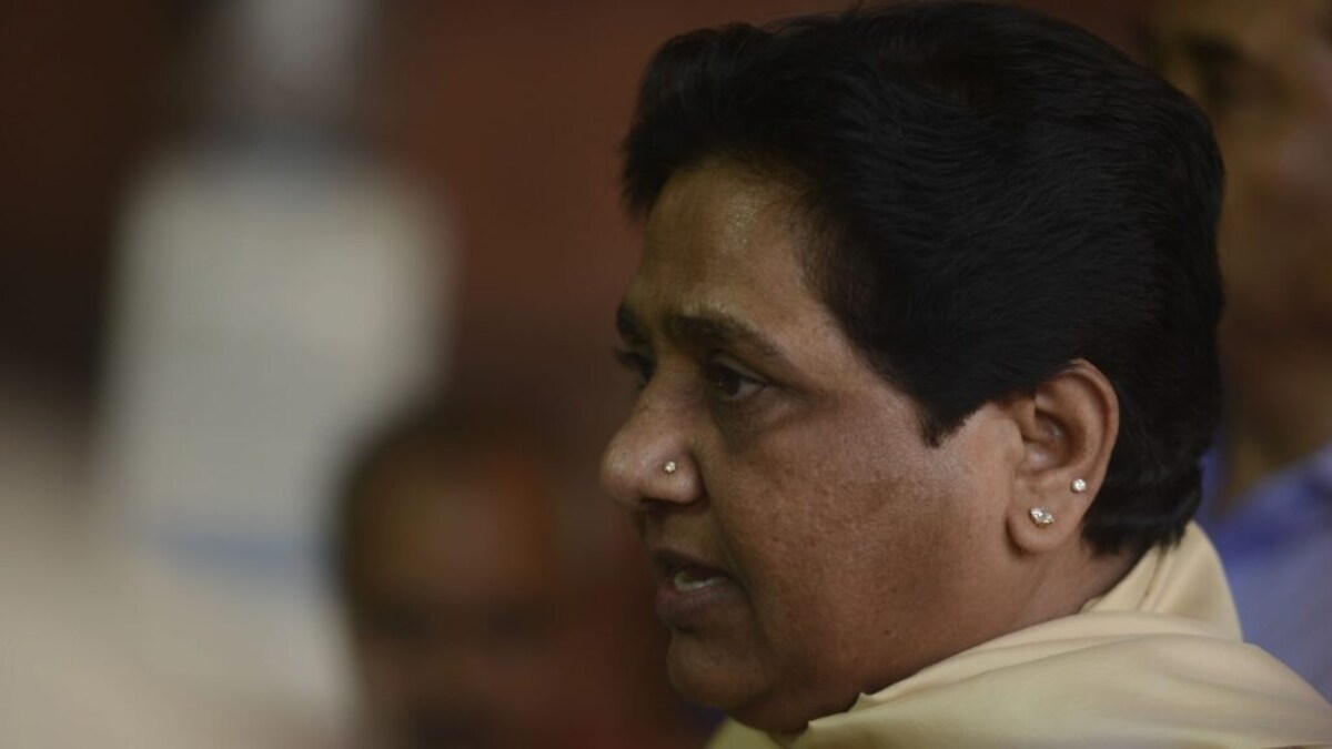 जन्मदिन पर मायावती बोलीं- ‘अब अकेले लड़ेंगे चुनाव’, EVM पर खड़े किए सवाल, SP-BJP पर बरसीं UP Tak