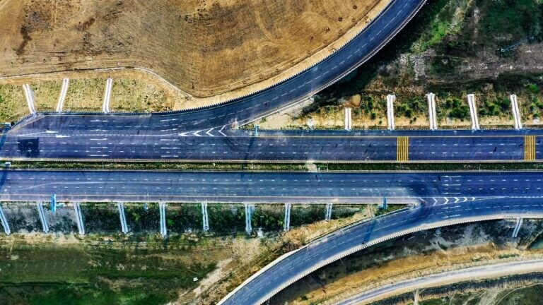 शुरू होने वाला है एडवांस ट्रैफिक मैनेजमेंट वाला पूर्वांचल एक्सप्रेसवे, टोल का क्या होगा? UP Tak