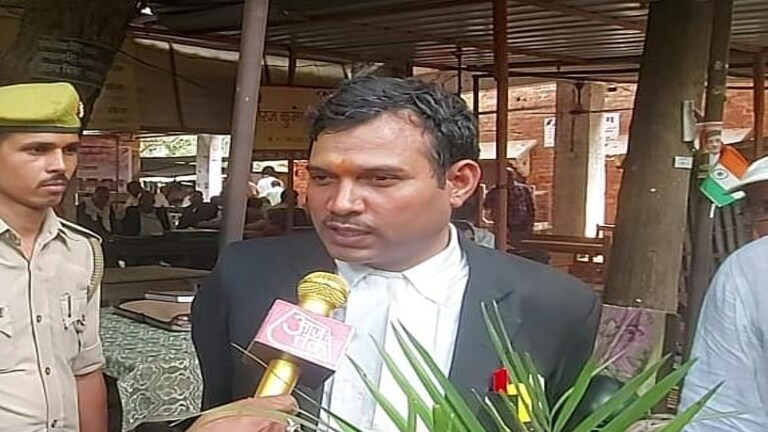 ज्ञानवापी केस में पक्षपात के आरोप से घिरे एडवोकेट कमिश्नर ने कहा- ईमानदारी से काम किया UP Tak