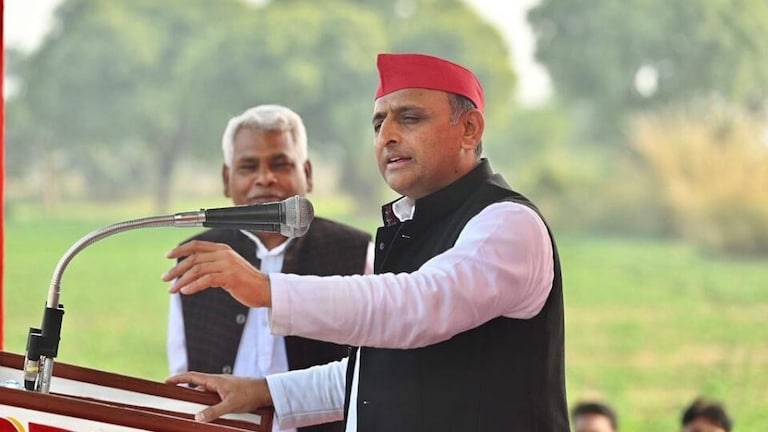 CM योगी ने शिवपाल की तुलना पेंडुलम से की, अखिलेश बोले- चाचा ऐसा झूला झुलाएंगे, रोने लगेंगे UP Tak