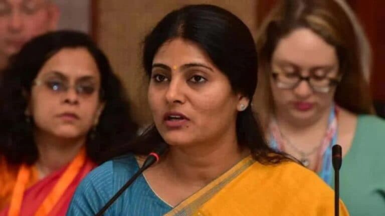 यूपी में अपनों ने बढ़ाई बीजेपी के परेशानी! अनुप्रिया पटेल की पार्टी का 5 सीटों पर दावा UP Tak