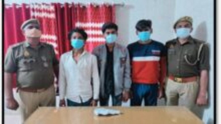 बागपत: छात्रों ने अपने ही स्कूल बस पर की फायरिंग, पुलिस ने हिरासत में लिया UP Tak