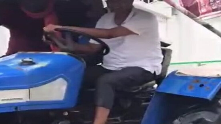 यूपी में बारिश से ‘माननीय’ भी नहीं बचे!, बीजेपी MLC को निकलने के लिए मंगाना पड़ा ट्रैक्टर UP Tak