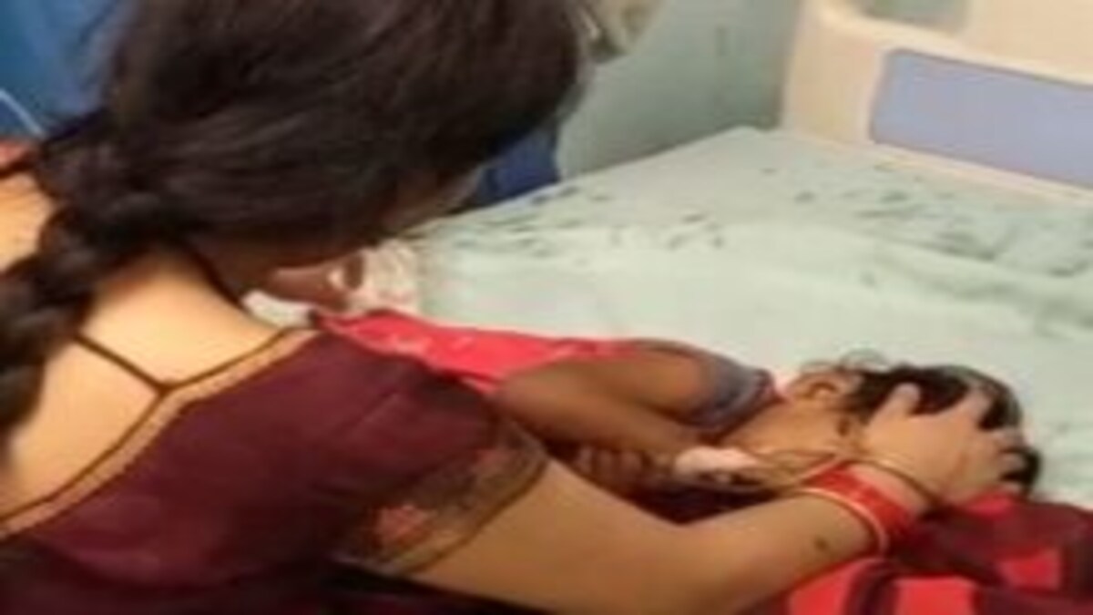 भदोही: दुर्गा पंडाल में चल रही थी आरती तभी लगी आग, 35 झुलसे, मची चीख-पुकार UP Tak