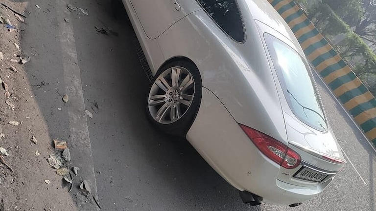 नोएडा: रईसजादे ने स्पीड में दौड़ाई कार, टक्कर लगने से लड़की की मौत, पुलिस ने लिया ये एक्शन UP Tak