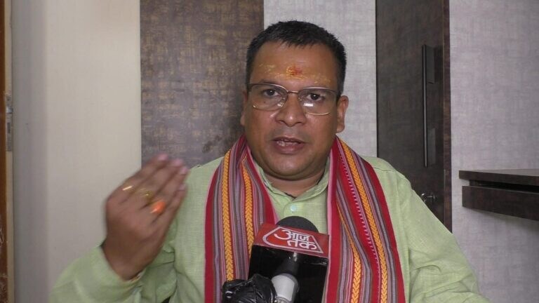 अखाड़ों में उत्तराधिकारी की चयन प्रक्रिया पर काशी विद्वत परिषद ने उठाया सवाल, रखी ये मांग UP Tak