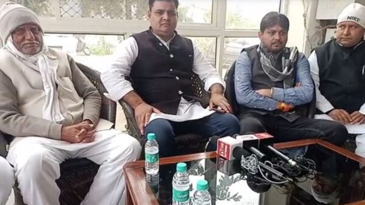 श्रीकांत विवाद: सोसायटी में घुसने के मामले में गिरफ्तार युवकों के केस वापस लेने की मांग UP Tak