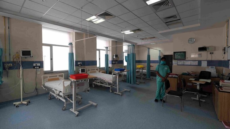 कानपुर: जब अस्पताल में डेड बॉडी का इलाज करने लगे डॉक्टर, फिर 2 घंटे बाद परिजनों से कही ये बात UP Tak