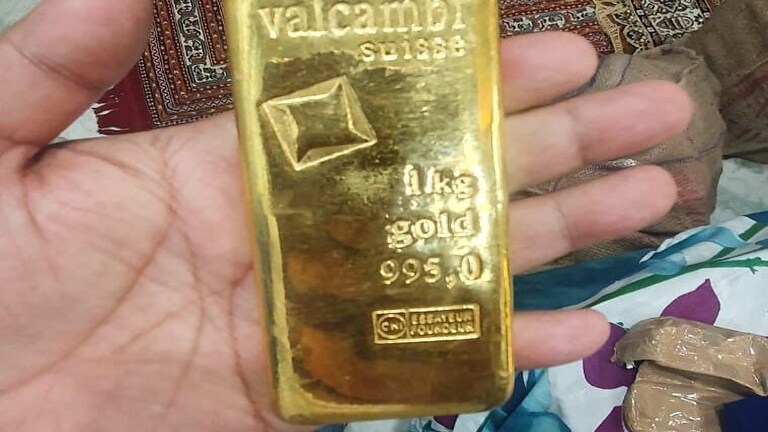 पीयूष जैन के घर में बना तहखाना आपने देखा क्या? कैश, गोल्ड बार संग करोड़ों का चंदन तेल मिला UP Tak