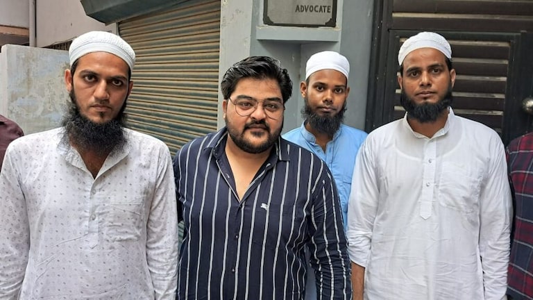 Exclusive: लुलु मॉल में नमाज पढ़ने वाले आरोपी क्यों बोले- नमाज पढ़ने की कोई योजना नहीं थी UP Tak