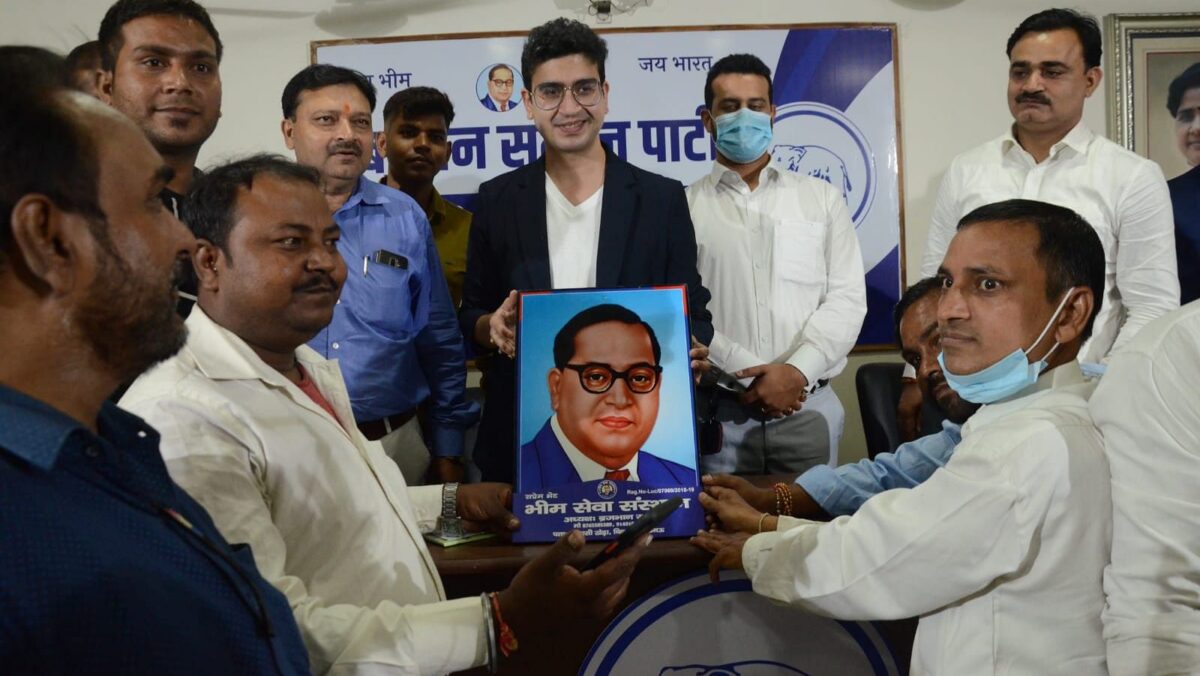 तस्वीरें दे रहीं गवाही, सतीश मिश्रा के बेटे राजनीति में एक्टिव, कहा- बहनजी को CM बनाना है UP Tak