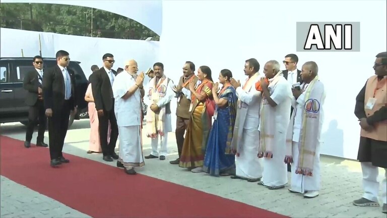 खास अंदाज में ‘काशी तमिल संगमम’ में बतौर मुख्य अतिथि शामिल होने वाराणसी पहुंचे PM मोदी UP Tak