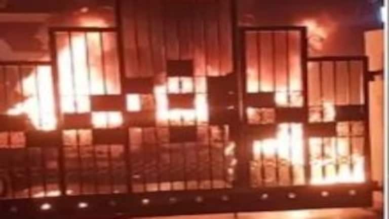 लखनऊ में दबंगों की दबंगई, तेज आवाज में DJ बजाने मना किया तो मेजर की गाड़ी में लगा दी आग UP Tak