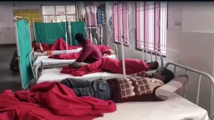 बाराबंकी: फूड पॉइजनिंग से एक ही परिवार के 5 लोगों की हालत बिगड़ी, सभी अस्पताल में भर्ती UP Tak