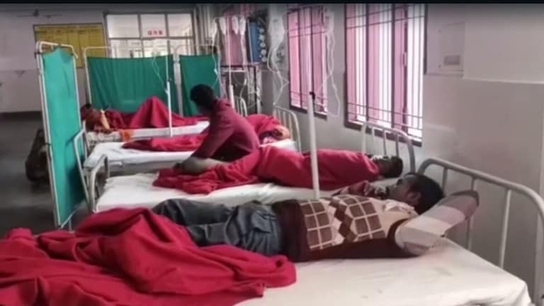 बाराबंकी: फूड पॉइजनिंग से एक ही परिवार के 5 लोगों की हालत बिगड़ी, सभी अस्पताल में भर्ती UP Tak