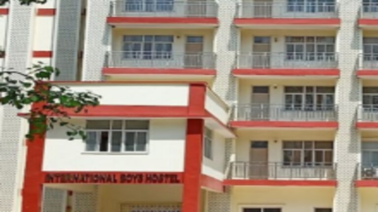 BHU ने नई स्कॉलरशिप शुरू की, जानें किन स्टूडेंट्स को मिलेगी, कितनी होगी रकम, पूरा प्रोसेस UP Tak