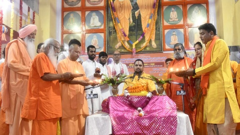 500 साल बाद राम मंदिर के निर्माण के समय श्रीराम कथा सुनना आज की पीढ़ी का सौभाग्य: CM योगी UP Tak