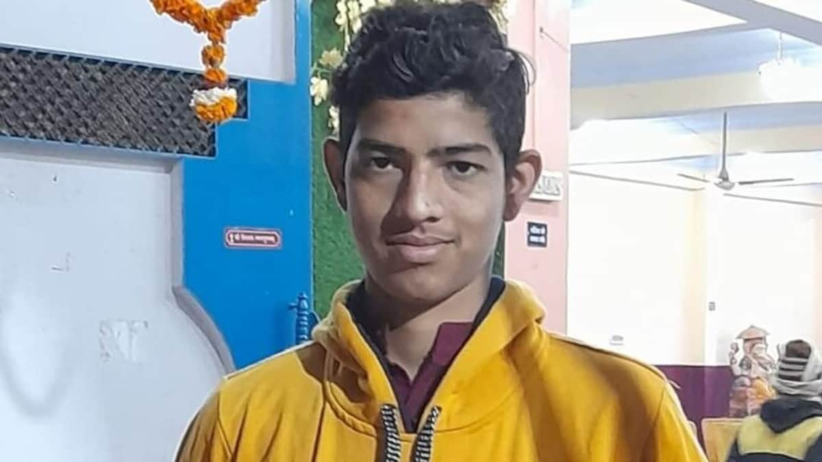 कानपुर: क्रिकेट खेल रहा था 16 साल का लड़का, अचानक गिरा और हुई मौत, क्या हार्ट अटैक आया? UP Tak