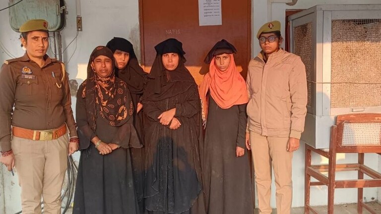 आजमगढ़: बुर्के की आड़ में ऐसे गांजा सप्लाई करती थीं ये 4 महिलाएं, पुलिस ने किया गिरफ्तार UP Tak