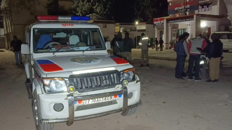 कौशांबी: विवाद को सुलझाने पहुंची पुलिस पर दबंगों ने किया हमला, BJP नेता के 2 बेटे अरेस्ट UP Tak