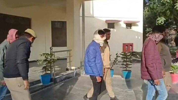 कौशांबी: महंगे शौक के लिए छात्रों ने अपने ही प्रिंसपल के घर कर दी चोरी, पुलिस ने यूं दबोचा UP Tak