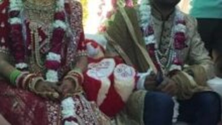 दहेज में स्कॉर्पियो गाड़ी न मिलने पर शादी की रस्मों के बीच अचानक दूल्हा हुआ गायब UPTak