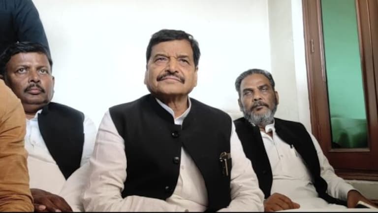 जेल में बंद SP नेता RP यादव से नहीं मिल पाए शिवपाल, कहा- अब BJP प्रजातंत्र की हत्या कर रही UPTak