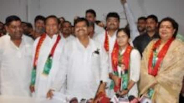 शिवपाल सिंह यादव ने ऋचा सिंह को समाजवादी पार्टी में कराया था शामिल, मगर चुनाव नहीं जीत सकीं UP Tak