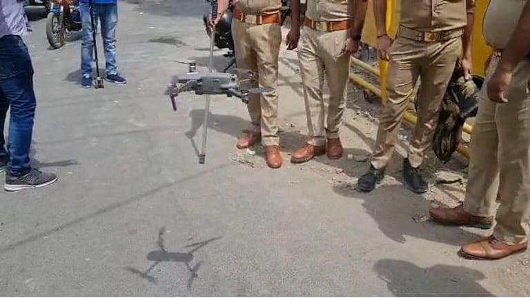 कानपुर में जुमे की नमाज को लेकर प्रशासन सख्त, गलियों में पुलिस, छतों की ड्रोन से निगरानी UP Tak