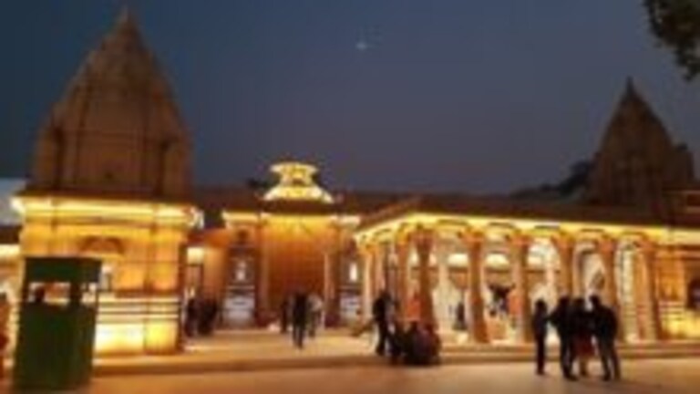 साल 2022 में 31 करोड़ से अधिक पर्यटक यूपी पहुंचे, एसोचैम की लेटेस्ट रिपोर्ट का दावा kashi_corriodor