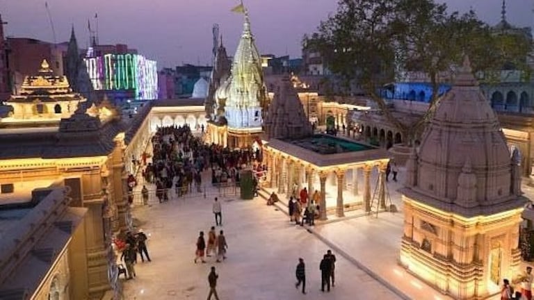 काशी विश्वनाथ कॉरिडोर का एक साल: बाबा दरबार में जमकर बरसी लक्ष्मी, भक्तों ने तोड़ा रिकॉर्ड UP Tak