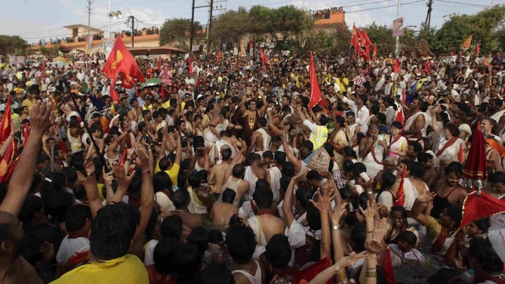 माघ मेले में श्रद्धालुओं की संख्या का रिकॉर्ड बना, 9 करोड़ से ज्यादा श्रद्धालु शामिल हुए UP Tak