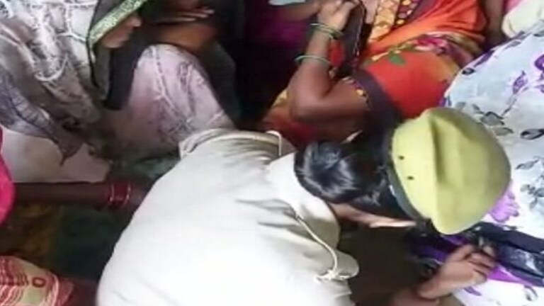 लखीमपुर खीरी: दलित बहनों को अगवा कर दरिंदगी? पेड़ से लटकी मिलीं, जानिए कब क्या हुआ? UP Tak