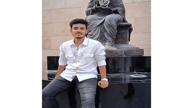 बटन दबाते ही दरवाजा खुल गया पर लिफ्ट नहीं आई, 11वें फ्लोर से गिरा वाराणसी का कुशाग्र, मौत UP Tak