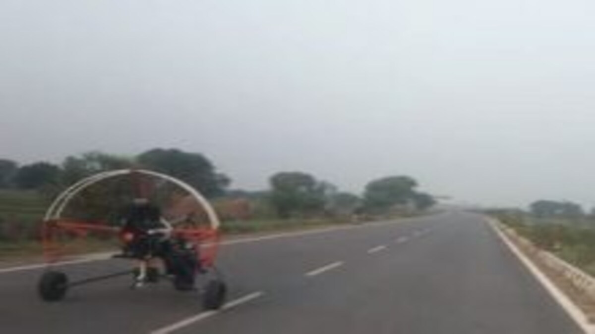 मथुरा में पैराग्लाइडर हाई टेंशन तार में उलझा, ऐसे बचे पायलट और महिला पर्यटक, वीडियो वायरल UP Tak