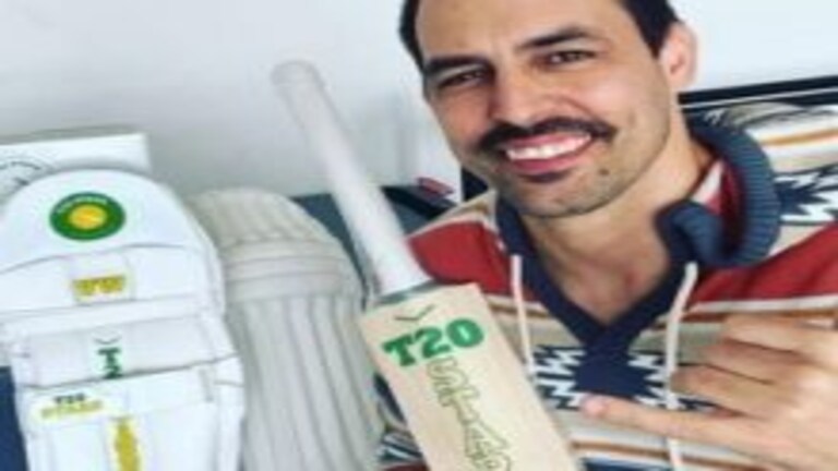 लखनऊ: ऑस्ट्रेलियाई क्रिकेटर के रूम में निकला सांप, सोशल मीडिया पर फोटो लगाकर पूछे ये सवाल UP Tak