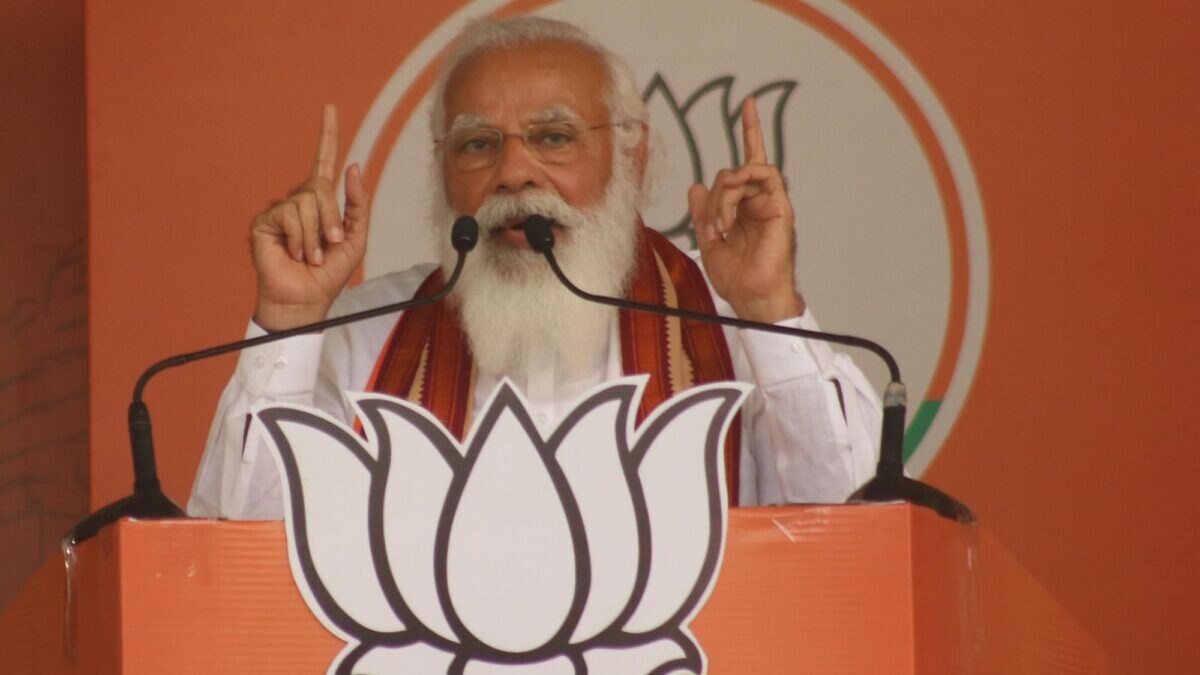 प्रधानमंत्री मोदी के जेवर दोरे से पहले पुलिस ने बुलंदशहर में हटाए BJP विरोधी पोस्टर UP Tak