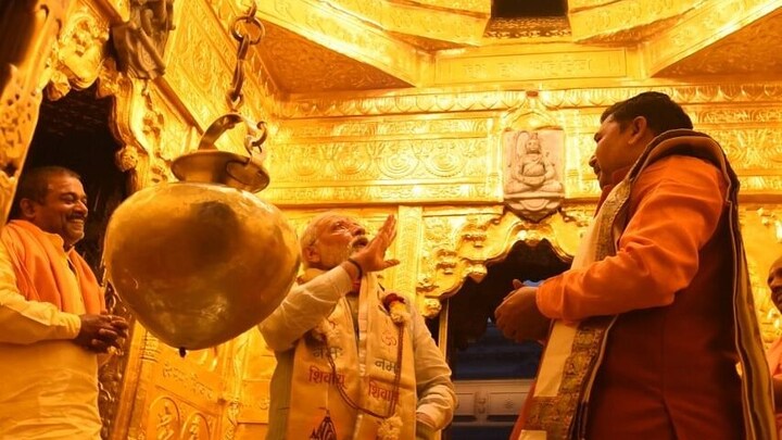 PM की मां के वजन के बराबर सोना मिला दान में! स्वर्णिम हुआ काशी विश्वनाथ मंदिर का गर्भगृह UP Tak