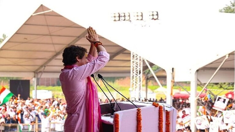 वाराणसी में प्रियंका गांधी ने ‘जय माता दी’ के उद्घोष के साथ किया परिवर्तन का आह्वान UP Tak