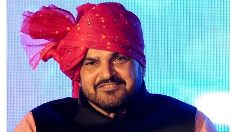 आगरा: बृजभूषण पर लगे आरोपों पर BJP सांसद राज्यवर्धन राठौर ने कही ये बात, जानें क्या कहा UP Tak