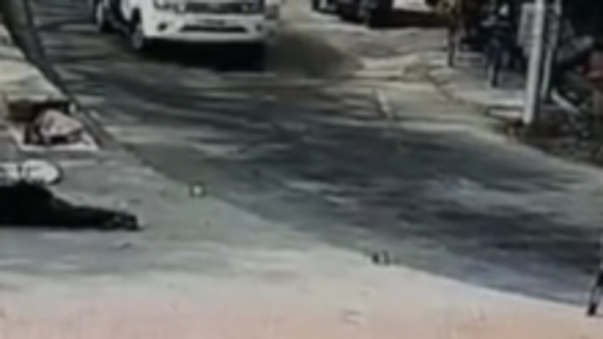 लखनऊ: SUV की खिड़की पर रिक्शे वाले को लटकाया, जब तक गिर न गया दौड़ती रही कार, हुई मौत UP Tak